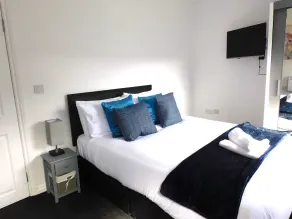 Newly refurbished 1 bed Apt in Hamilton Close to station and local amenities - Image 4