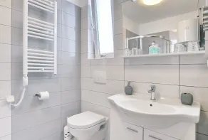 Modern apartment with BBQ, sea view, WiFi - Image 2