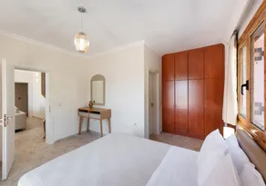 Pegasus - Three Bedroom Villa, Sleeps 6 - Image 5