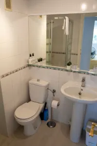 San Luis de Sabinillas, appartement de la ville côtière et belle plage de Puerto Duquesa - Image 3