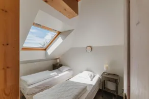 Yta: ca 20 m��. Vardagsrum med bäddsoffa. Sovrum med dubbelsäng - Image 4