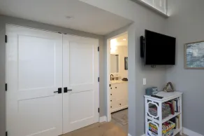 Across the street from the beach! NEWLY REMODELED!  Sleeps 8! Pool & Jacuzzi! - Image 3