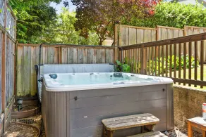 Luxury Santa Cruz Beach Villa w/ Hot Tub + Ultra-Fast WiFi , Twin Lakes Beach - Image 3