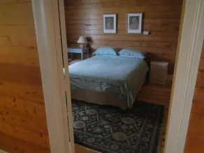 Yarram Cottage: Art and Accommodation - Image 2