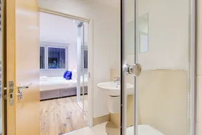 Hybrid Resi - London, Greenwich near O2 Arena - Image 3