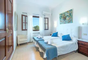 Oliveres - Six Bedroom Villa, Sleeps 12 - Image 5