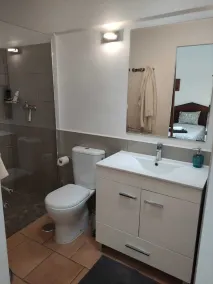 Maison de Plain-pied Avec Ascenseur Dans le Centre Historique - Image 2