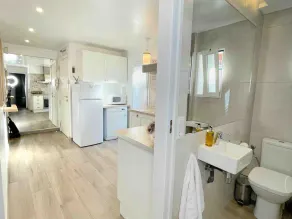 Apartamento excepcional,piscina y 100m de la playa, parking gratis!! - Image 2