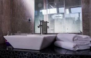 Amazing modern penthouse with city view - Image 3