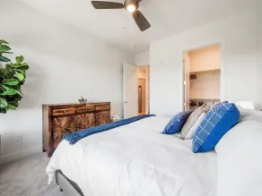Fully furnished luxury top floor condo across from Regis University - Image 5