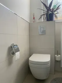 Modern apartment with private entrance - Image 3