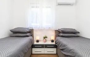 Stunning Home In Kastel Novi - Image 5