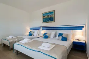Luxury Villa IN with Heated Pool - Image 5