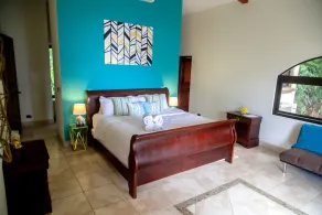 Perfect Location, Walk to Beach, Infinity Pool, Luxury Decor, Fast Free Wifi! - Image 3