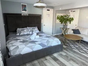 1 bedroom 1 bath private entrance - Image 4