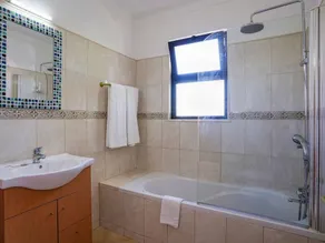 Exquisite Villa in Vilamoura mit privatem Pool - Image 2
