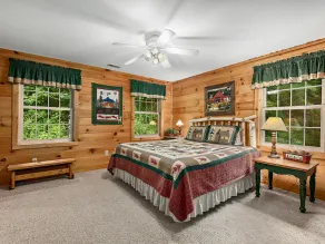 Secluded Six Bedroom Chestnut Lodge, walk to Downtown Weaverville - Image 4