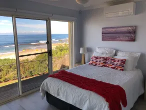 Beautiful Beachfront Apartment - Image 3