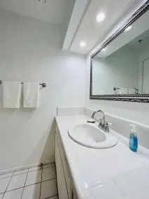 Ocean view escape in Surf City with 2x Parking Spots - Image 4