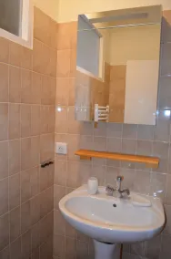 Very nice renovated family house - Image 3