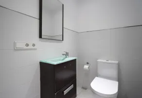 Moderna villa de 2 dormitorios con piscina y barbacoa. - Image 3
