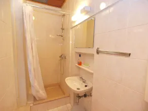 Holiday apartment with terrace - Image 5