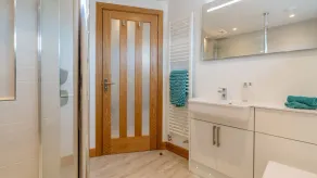 Hillview Hideaway with Hot Tub - Image 3
