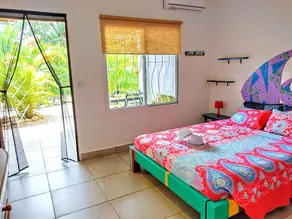 CEIBA House - Habitación Ceiba ROJA / Private Kitchen - Image 4