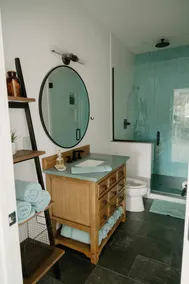 VRBO Top 10 of 2024!- Copley's Lakefront Cottage on Lake Monomonac - Image 3