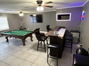 Spacious Modern Ranch with Bonus Room - Image 3