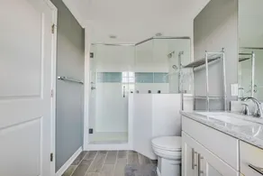 Beautifully furnished, spacious townhome! - Image 4