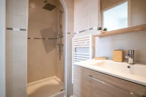 Lovely & Independant - Queen size bed, netflix, wifi - Image 2