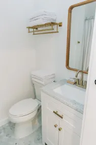 Beautiful 3-Bed 2.5 bath in downtown Freeport - Image 5