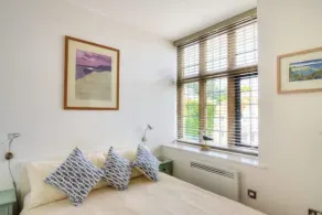 5 CORAM TOWER, romantic, country holiday cottage in Lyme Regis - Image 4