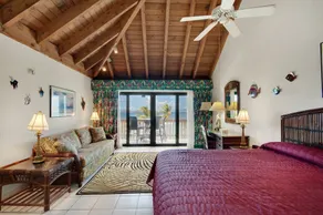 Beach Front Villa with Down Island View - Priceless! - Image 2