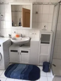 Casa vacanze per famiglie in una posizione tranquilla con un ampio giardino - Image 3