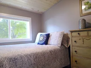 PINE - Grace Landing Cottages With Stunning Sunsets Over Hamlin Lake.. - Image 4