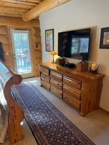 Hillside Rustic Retreat - Image 4