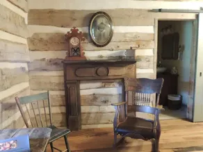 Stay in a 1795 Log Cabin on a working farm, George Washington Swoope, Jr Suite - Image 4