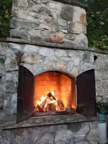 Cozy Lakeside Cottage - Image 2