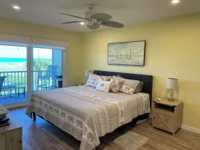 Beach Front Condo Newly Renovated - Image 5