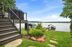 Lakefront Luxury - Image 5