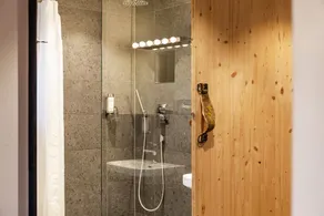 Chalet Rauschn with mountain view with whirlpool, shared sauna, terrace, balcony. - Image 2