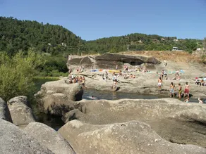 Gîte clim garage, Les Vans Ardèche, large panoramic terrace, gorges Ardèche - Image 2
