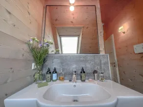 traumHaff® Cozy coastal chalet made entirely of larch wood with fireplace & sauna Baltic Sea - Image 5