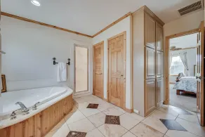 WOW! Check out this Gorgeous Cabin! - Image 4