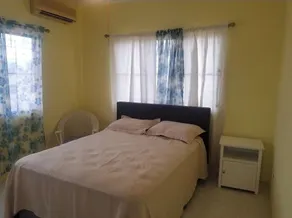 Upstairs 2 bedroom apartment- 5 mins from the beach - Image 3
