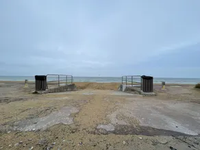 Maison Entièrement Rénovée Située à 50 Mètres de la mer Jardin 4 Chambres 2 SDB - Image 4