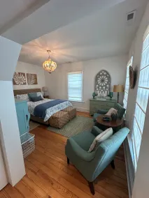 Renovated Gem: Walk to Beach, Historic District Shops, Restaurants, Central Park - Image 4
