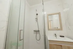 Espinho Guesthouse - Sea View Apartment - Image 2